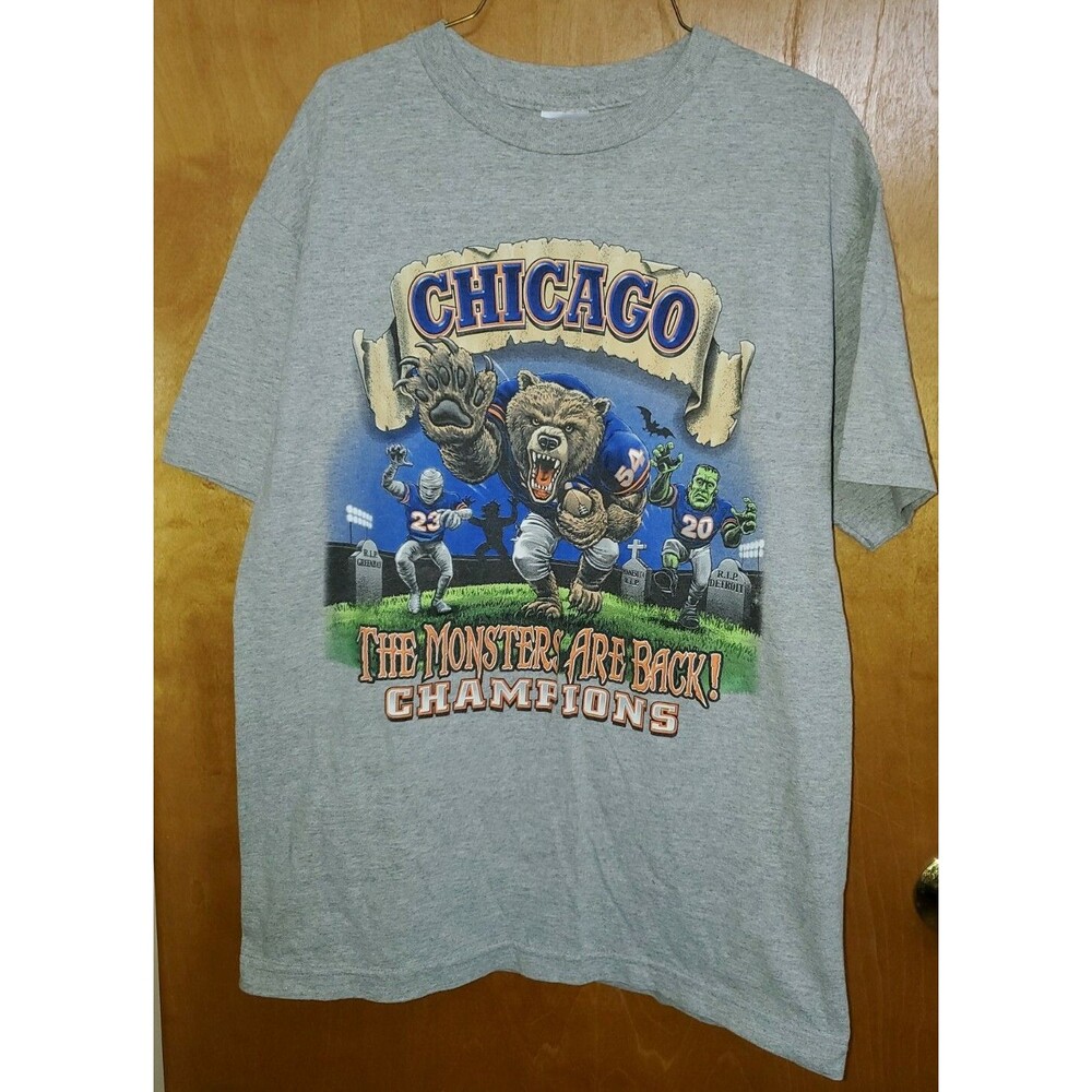 Men's M short sleeve gray t shirt CHICAGO "THE MONSTERS ARE BACK"